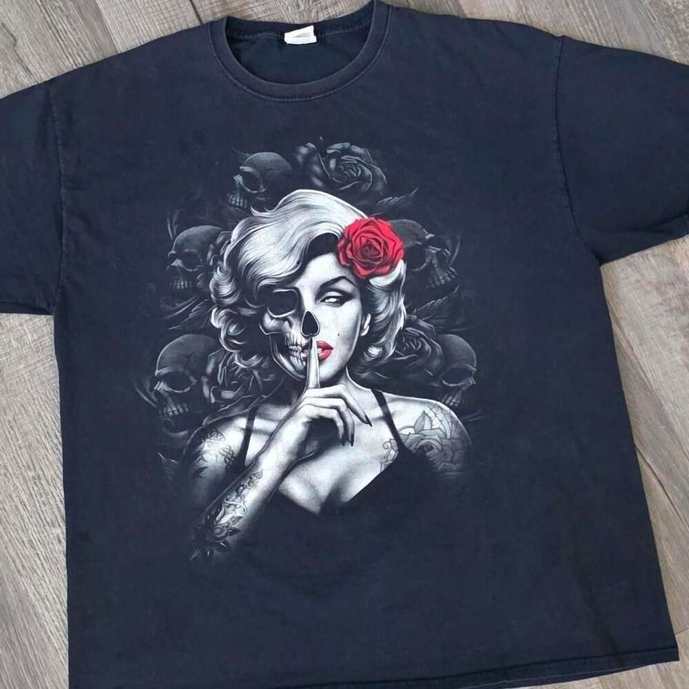 Fruit of the Loom Men's 100% Cotton XL Black Graphic T-Shirt with Skull Pin up
